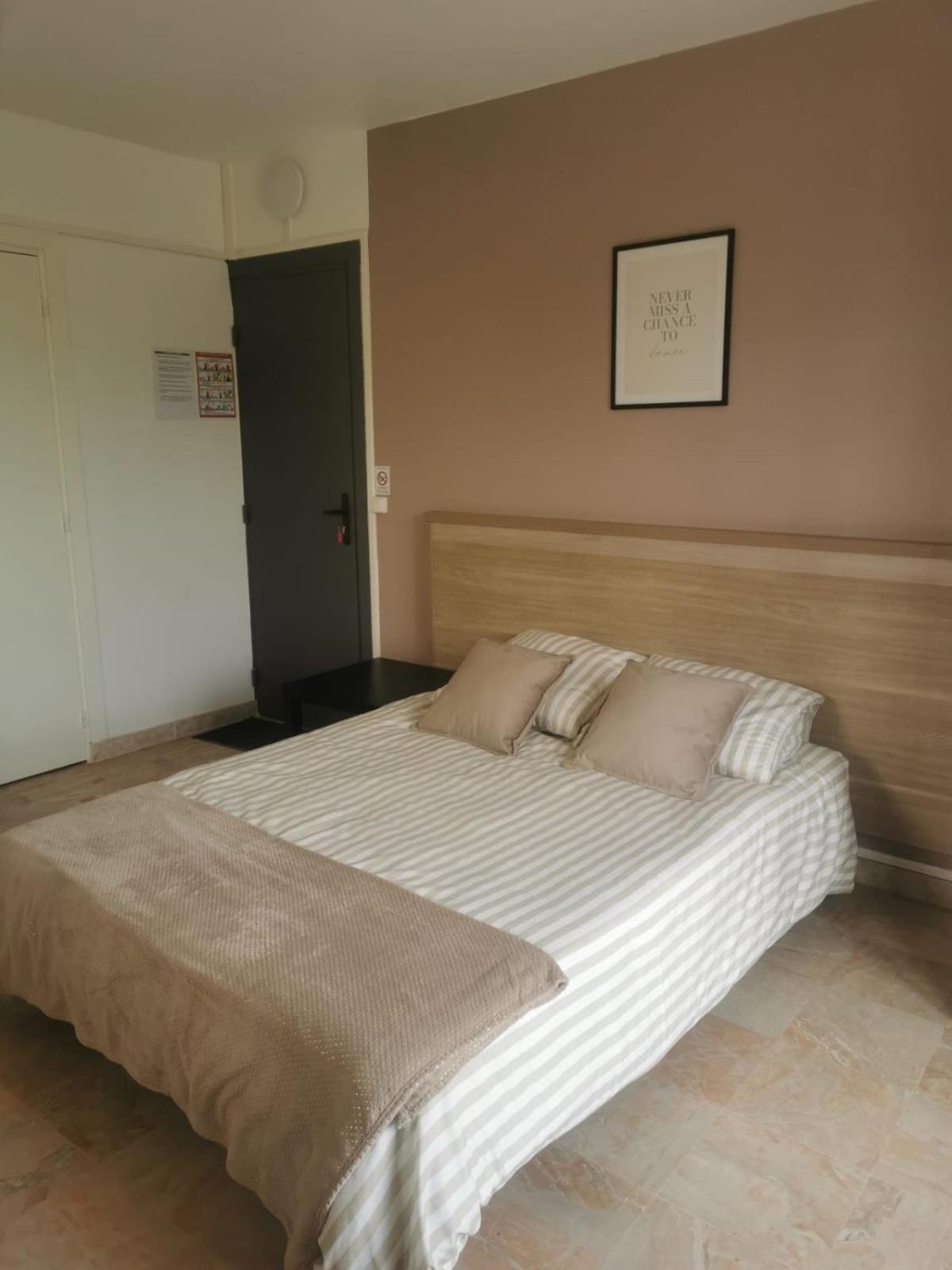 Appartement 2 , Disneyland - Parking Gratuit - Maison Des Platanes Meaux Exterior foto